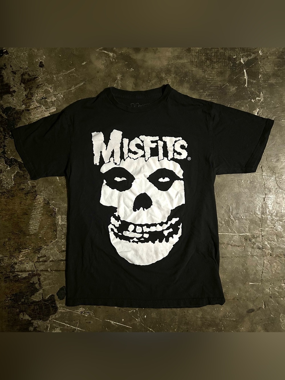MEDIUM Misfits skull tee
